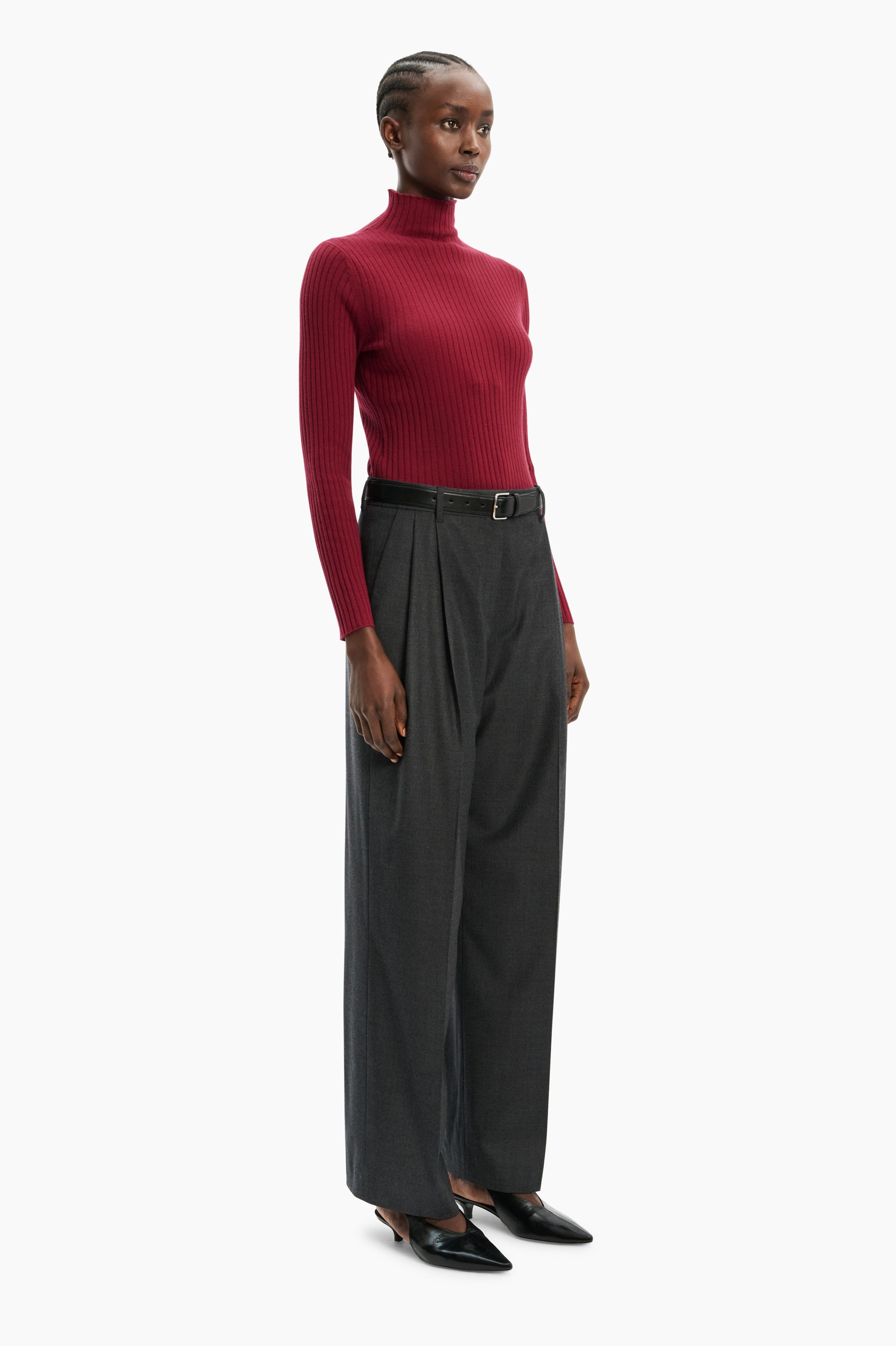 Ariana cashmere Sweater - Maroon – side view