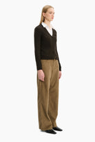 Halden cashmere Cardigan - Brown Wood – side view