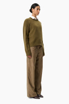 The Ivy cashmere Sweater - Highland Moss – side view