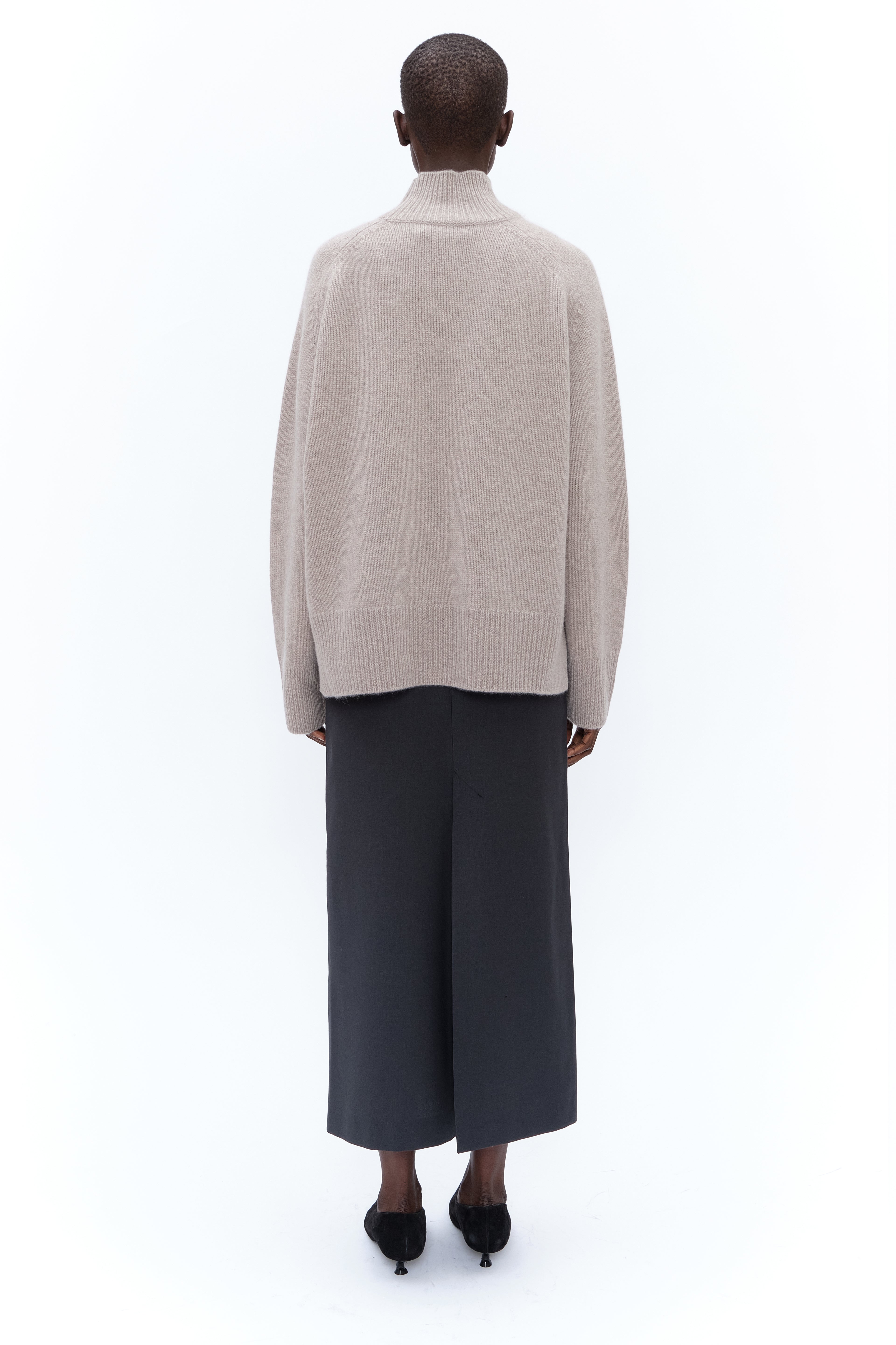 Edith Grove cashmere Sweater - Storm Quartz – back view