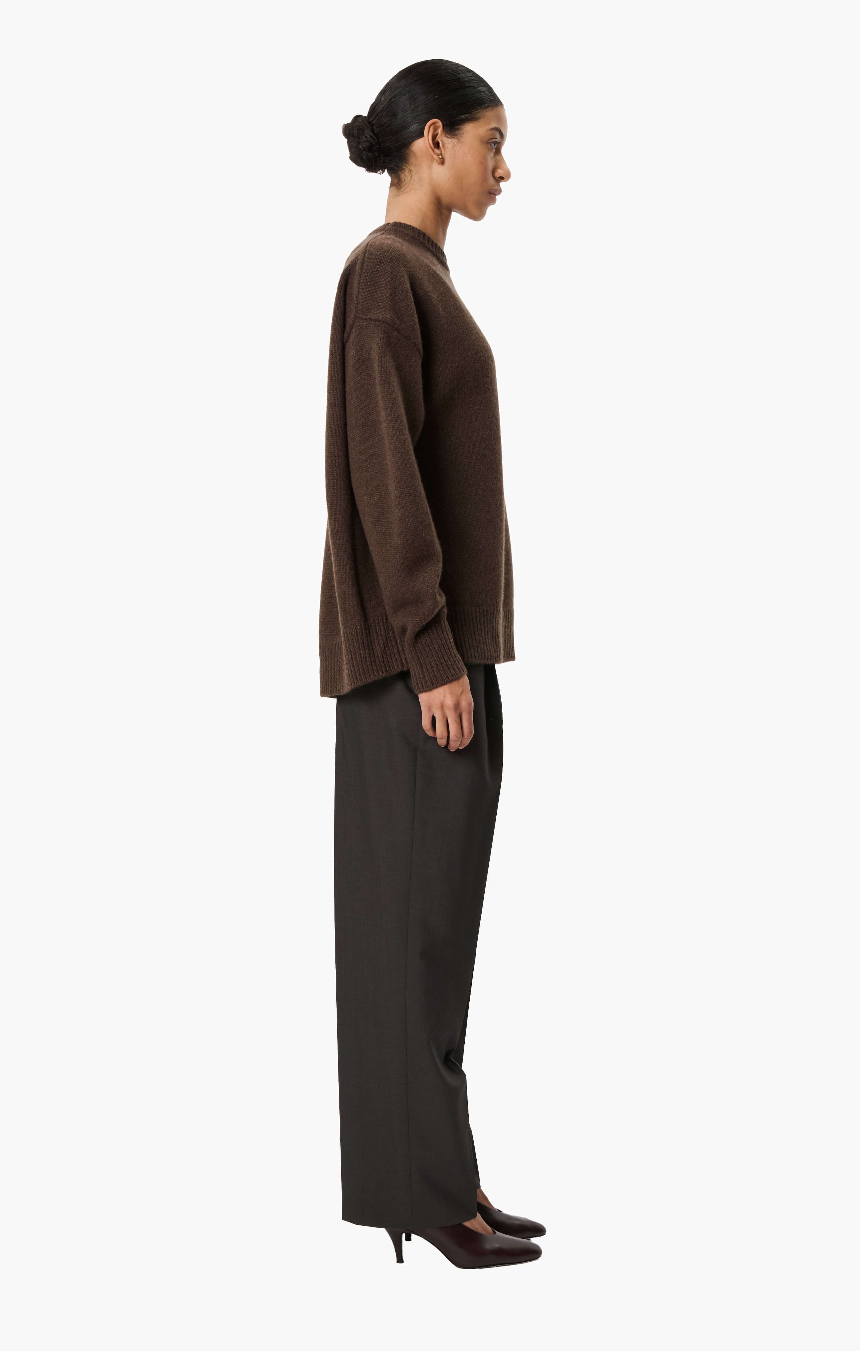 Islington cashmere Sweater - Ebony – side view