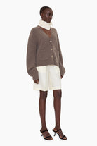 Janelle cashmere Cardigan - Mushroom – side view