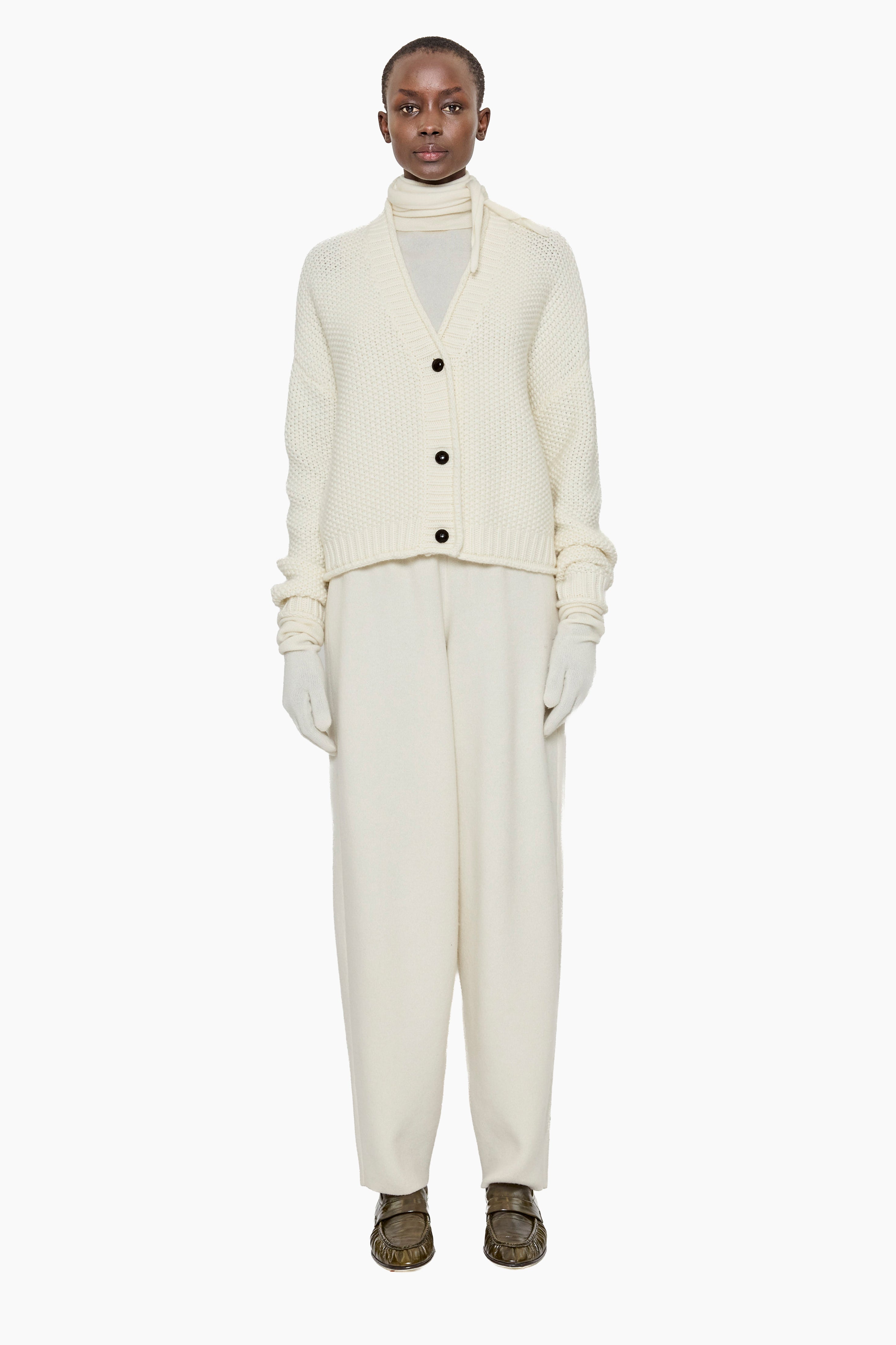 New Blakely cashmere Cardigan - Ivory – front view