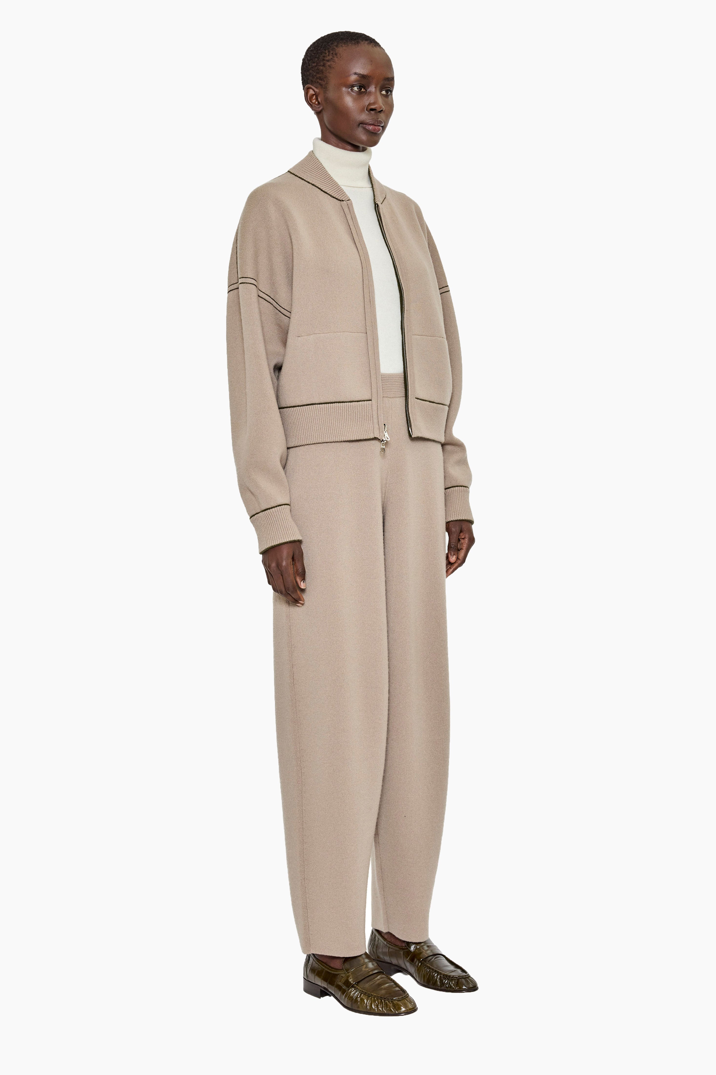 New Jace cashmere Sweater - Dark Olive/Ash Taupe – side view