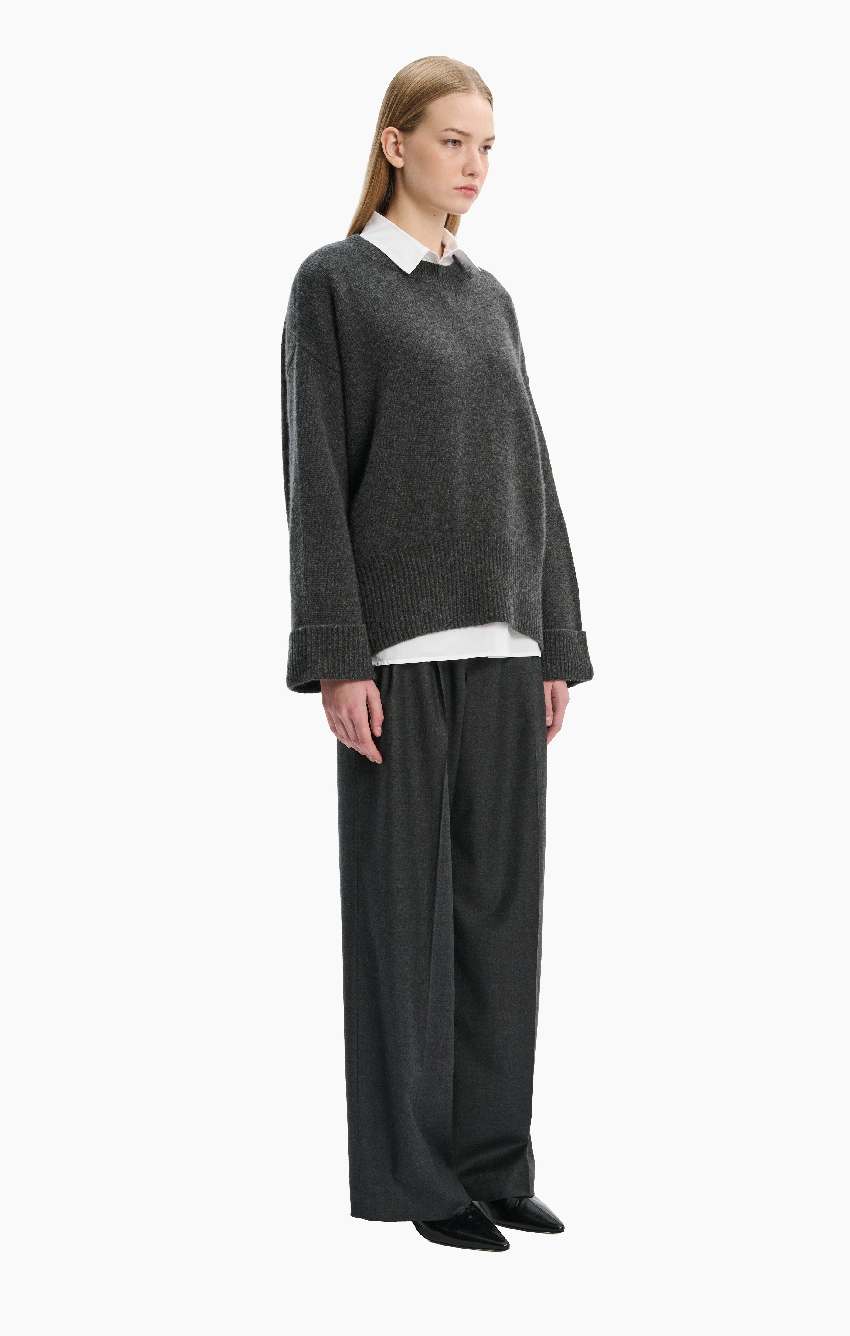 Knightsbridge cashmere Sweater - Charcoal – side view