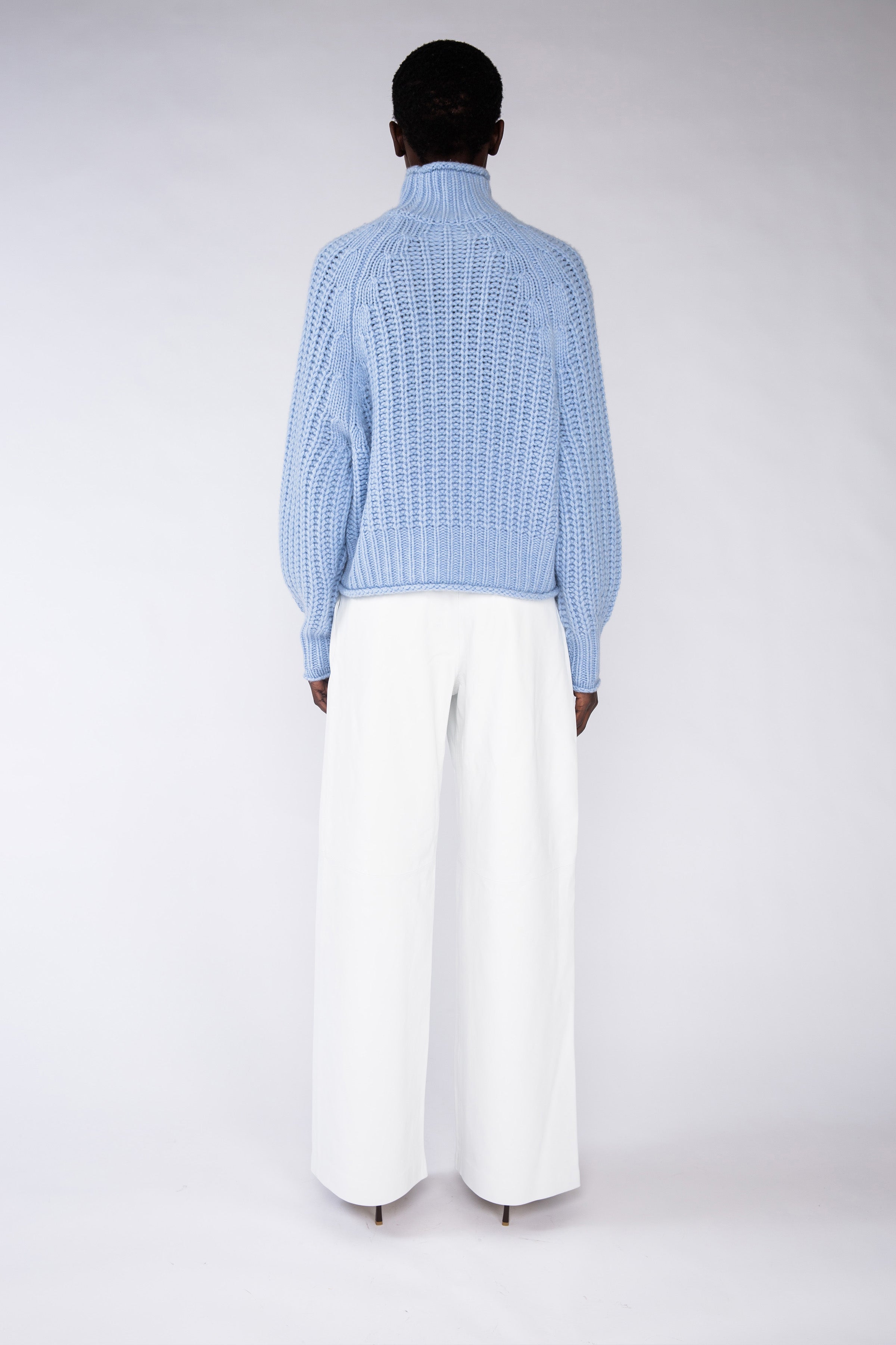 Ellis cashmere Sweater - Cornflower – back view