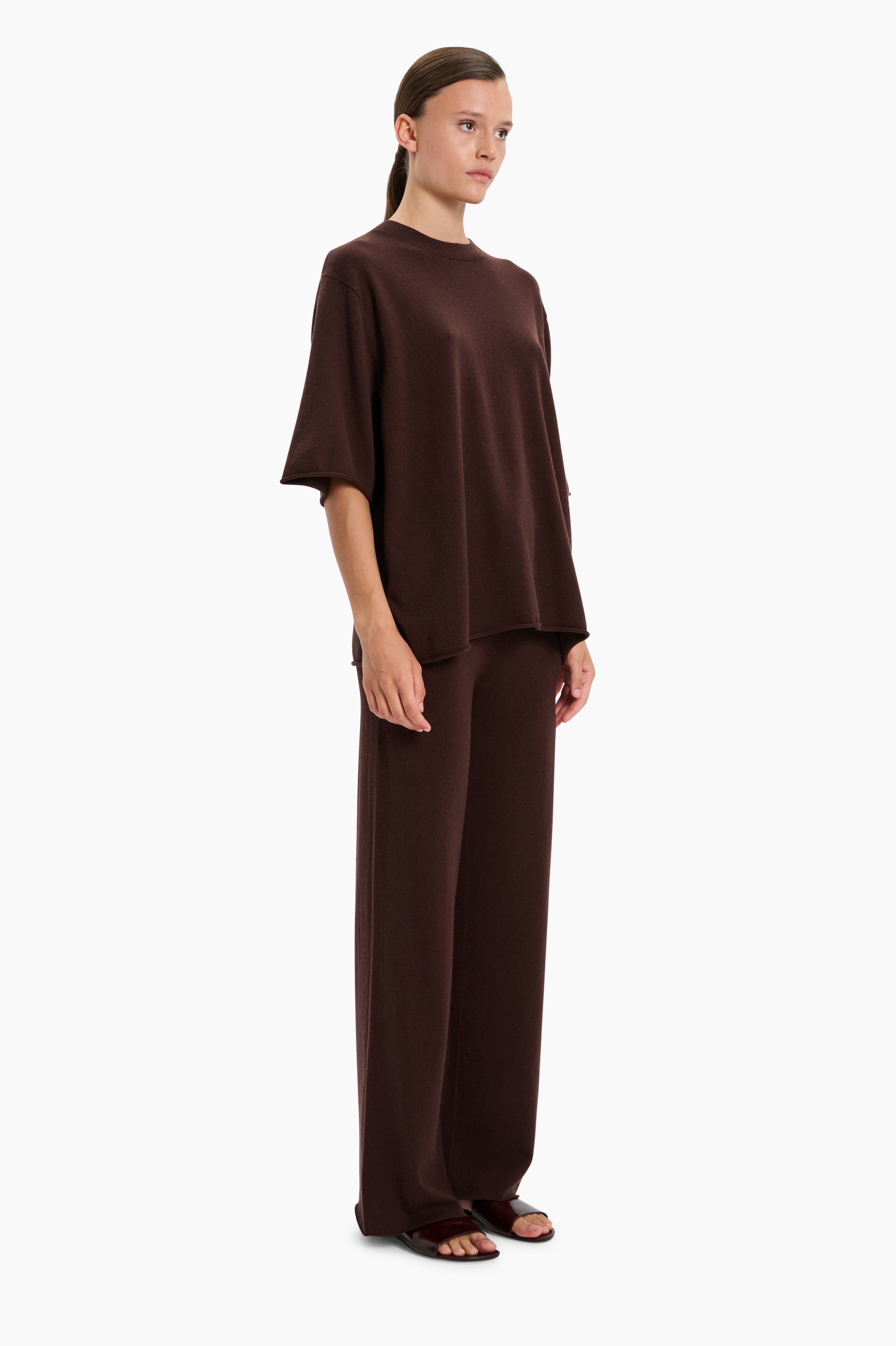 Hackney cashmere Sweater - Dark Chocolate – side view