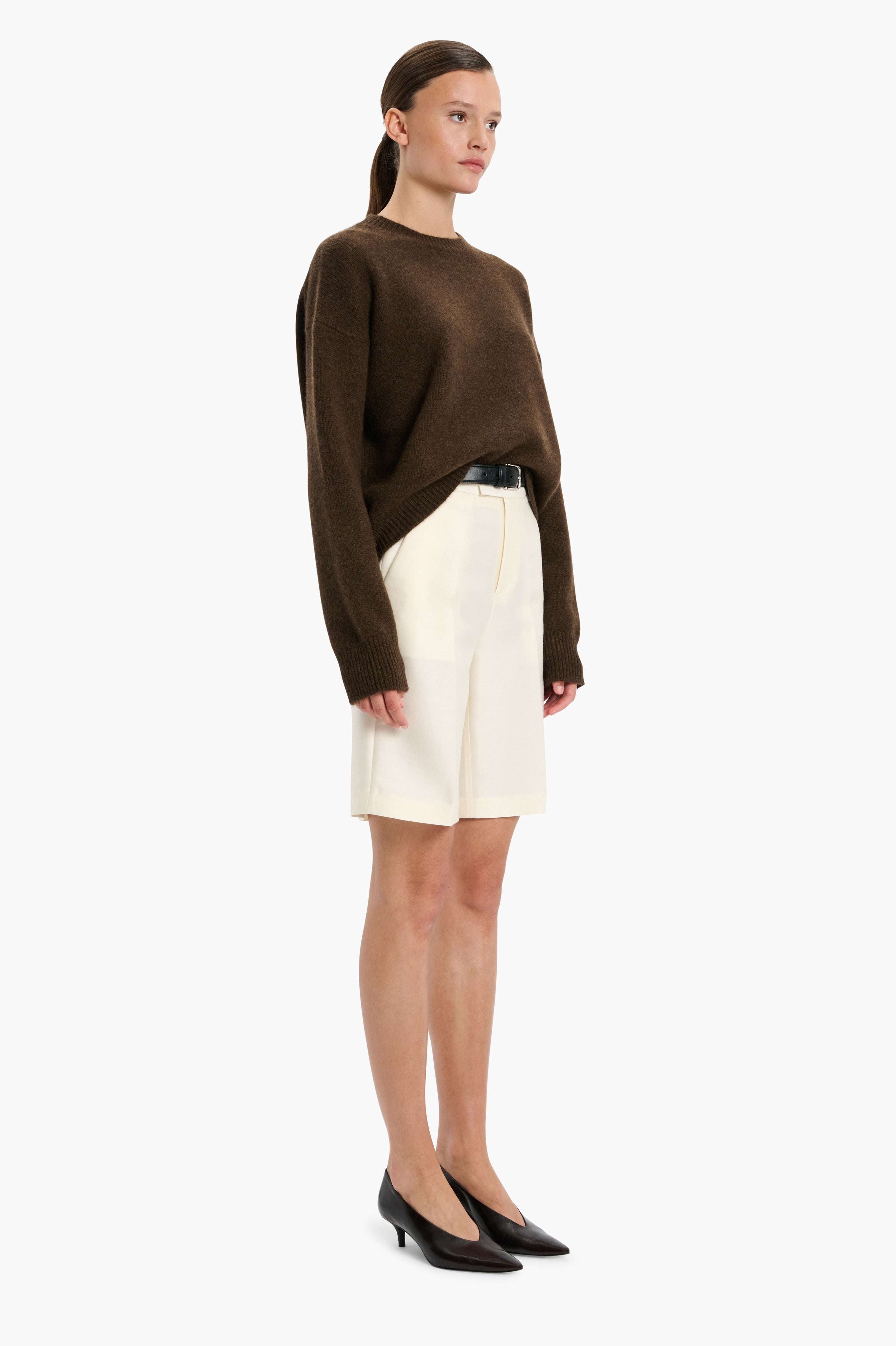 The Ivy cashmere Sweater - Smoked Brown – side view