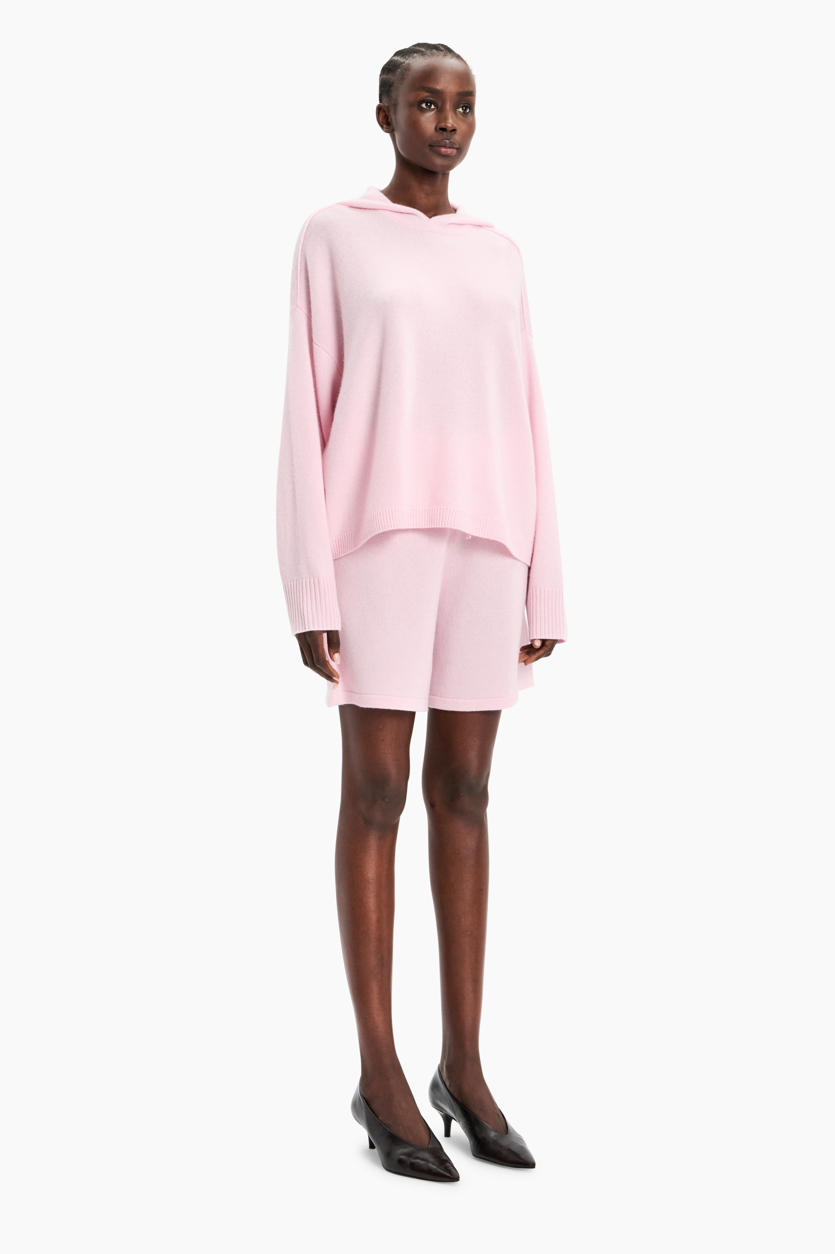 Elgood Close cashmere Shorts - English Rose – side view