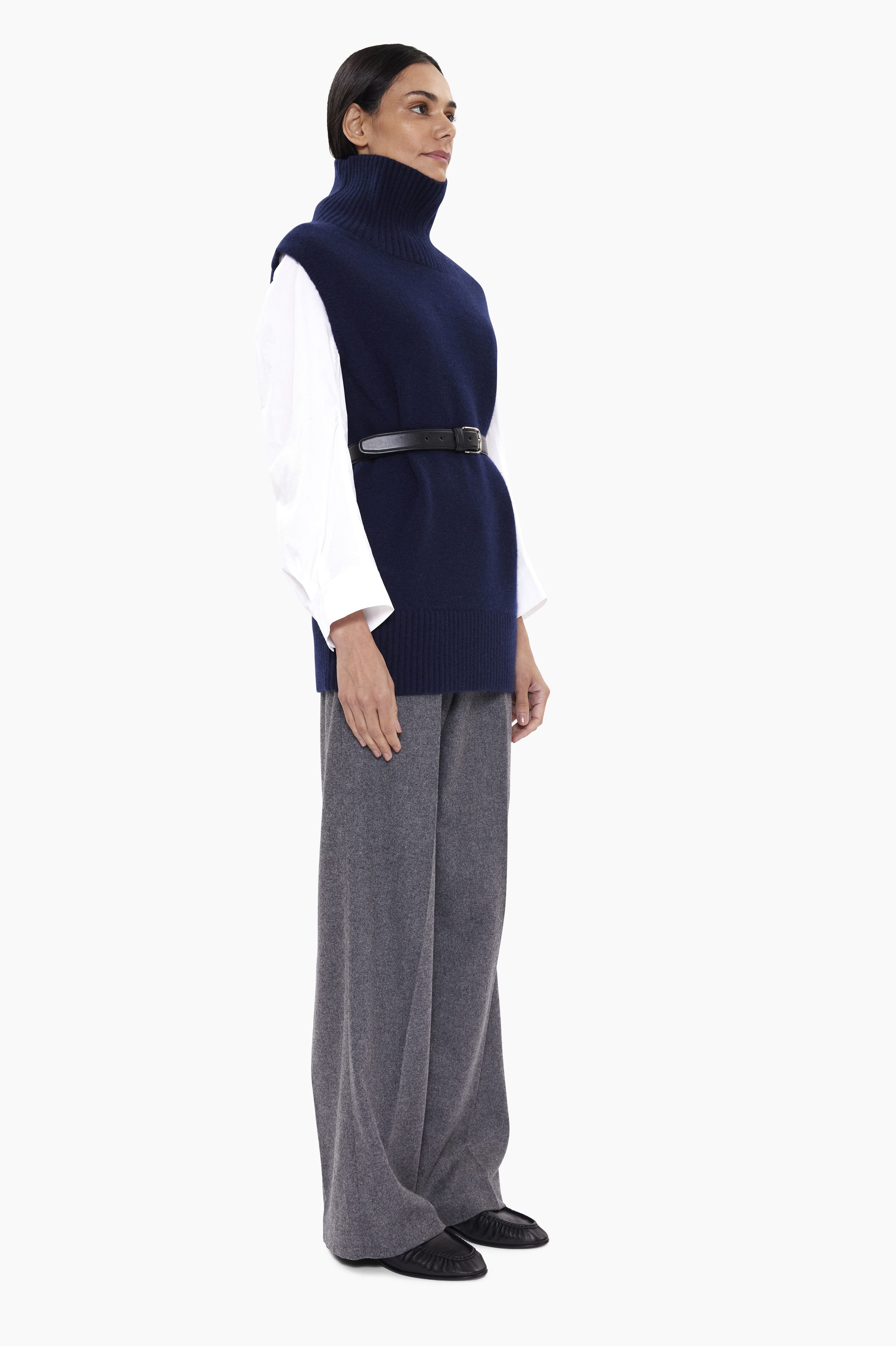 Honor cashmere Vest - Navy – side view