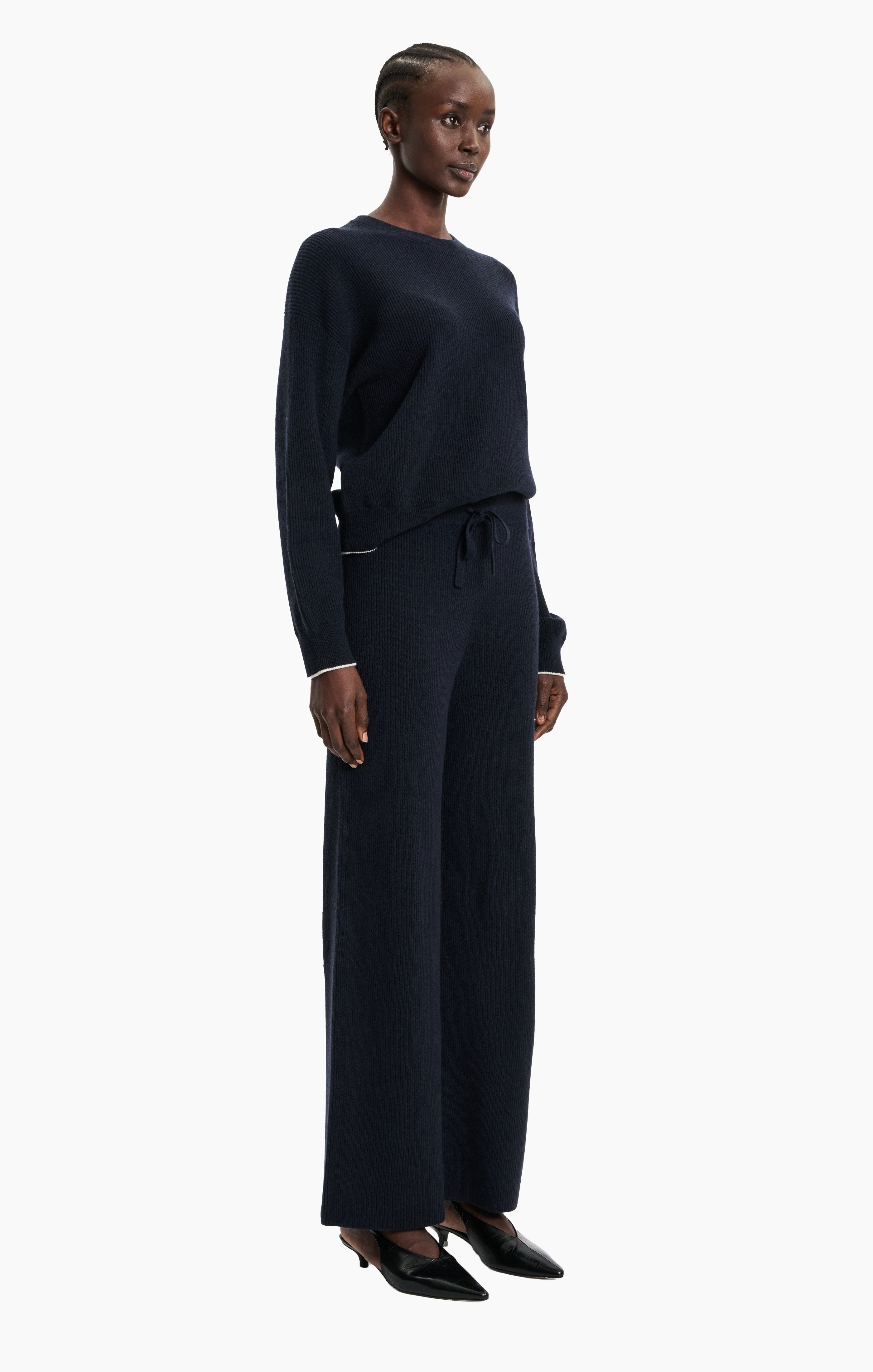 Beau cashmere Trousers - Navy – side view
