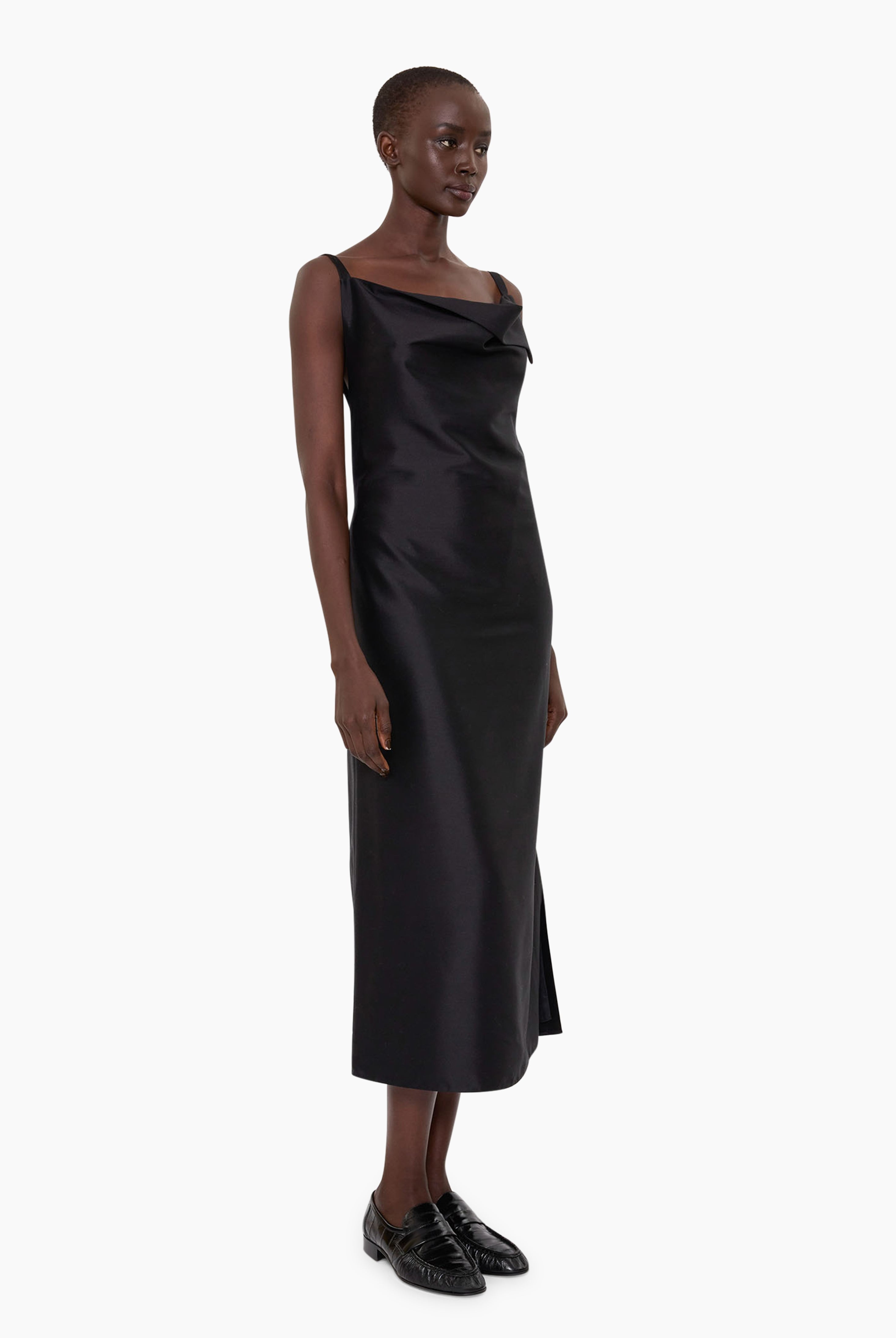 Women's Cashmere Dresses | Elegant Knitwear for All Occasions arch4 Women's Cashmere Dresses | Elegant Knitwear for All Occasions arch4
